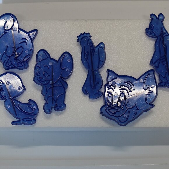 Retro 1965 Vintage Tom and Jerry cookie cutters set of 6 - Picture 1 of 16